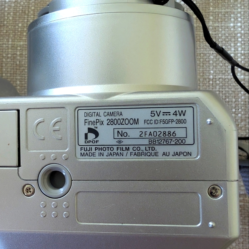 FUJIFILM FINEPIX 2800 MEGAPIXEL 6x OPTICAL ZOOM VIDEO & AUDIO DIGITAL CA… - Picture 9 of 14